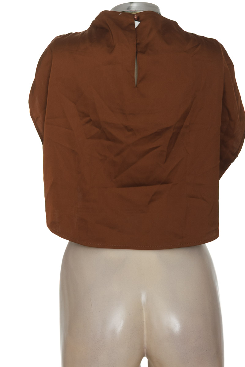 Top / Camiseta color Café - Closeando