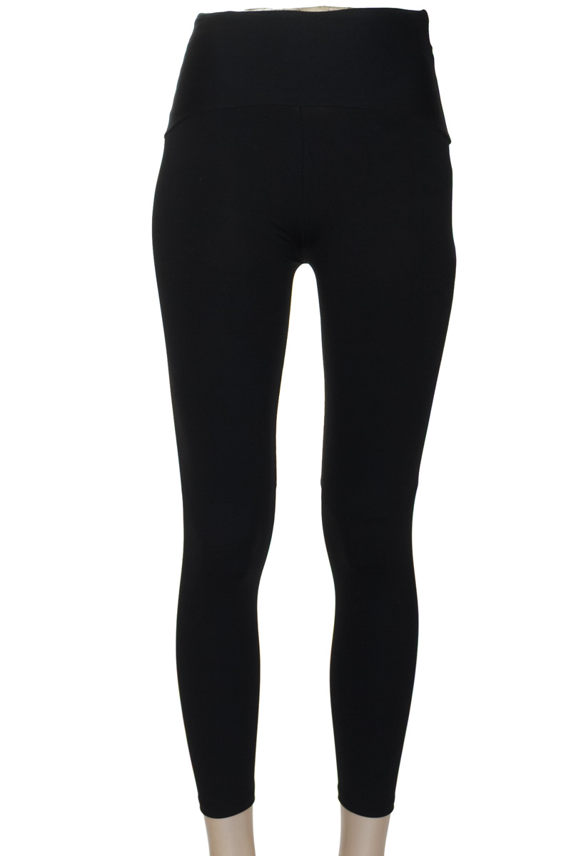 Ropa Deportiva / Salida de Baño color Negro - Leonisa