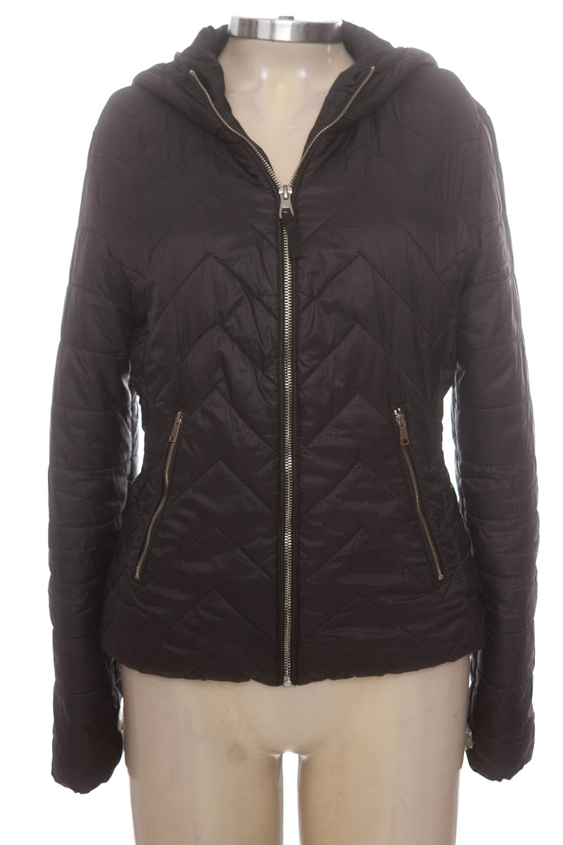 Chaqueta / Abrigo color Negro - Bershka