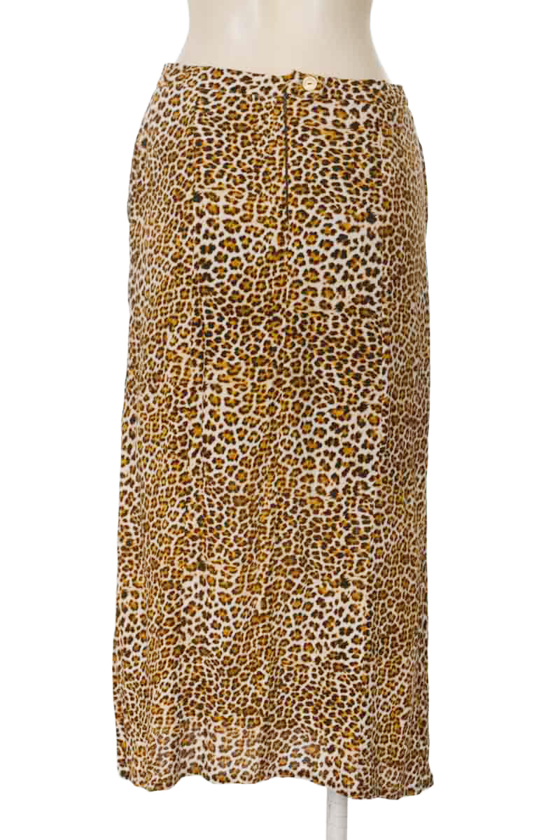 Falda color Beige - Closeando