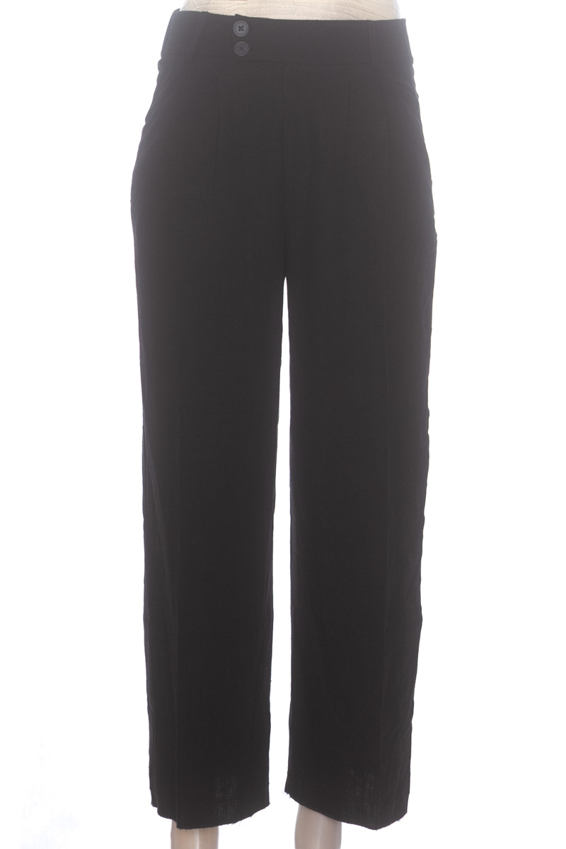 Pantalones color Negro - Stradivarius