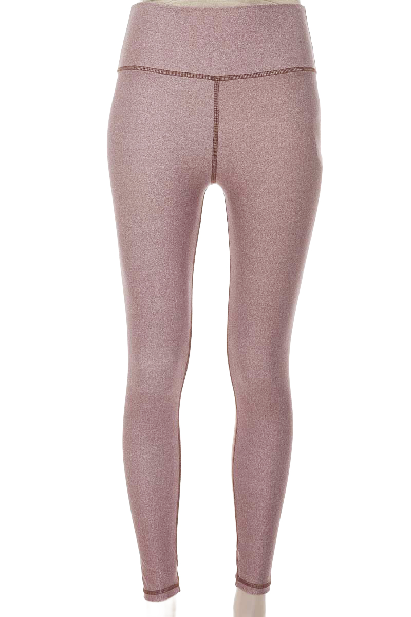 Ropa Deportiva / Salida de Baño color Café - Closeando