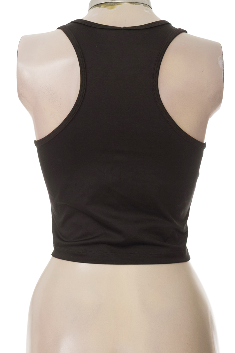 Top / Camiseta color Negro - Pacifika