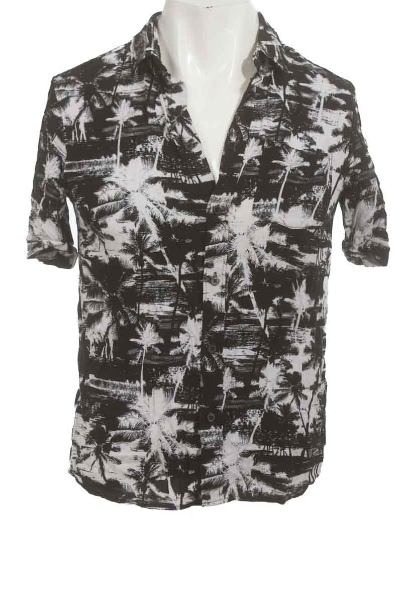 Camisa color Negro - Closeando