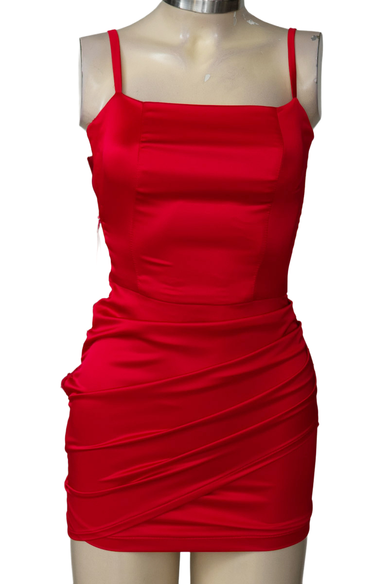 Vestido / Enterizo color Rojo - Closeando