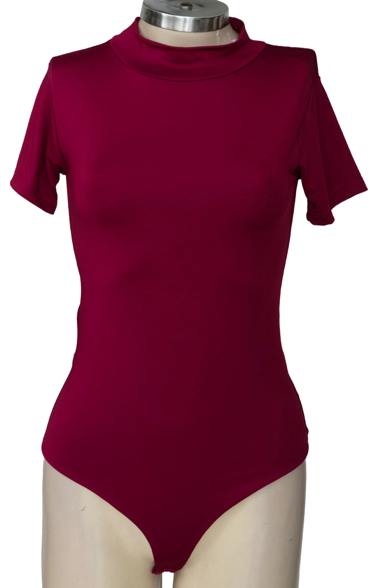 Top / Camiseta color Vinotinto - Closeando