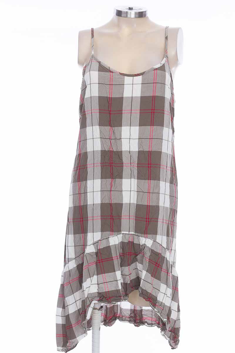 Fiory Ropa de Mujer Hasta 90% Más Económica | Closeando ®