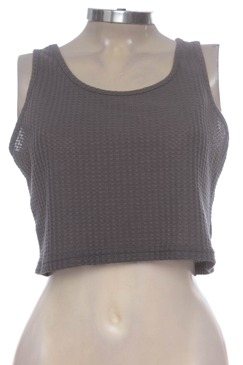 Top / Camiseta color Gris - Closeando