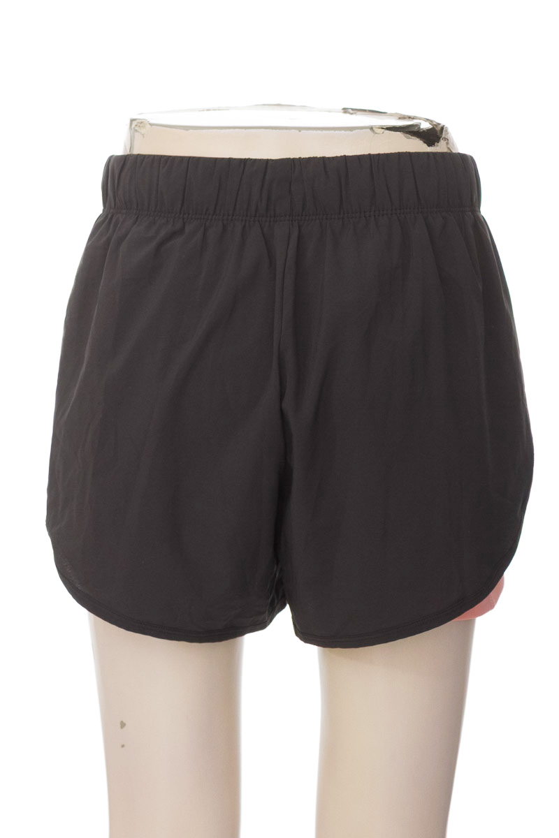 Ropa Deportiva / Salida de Baño color Negro - DRI-FIT