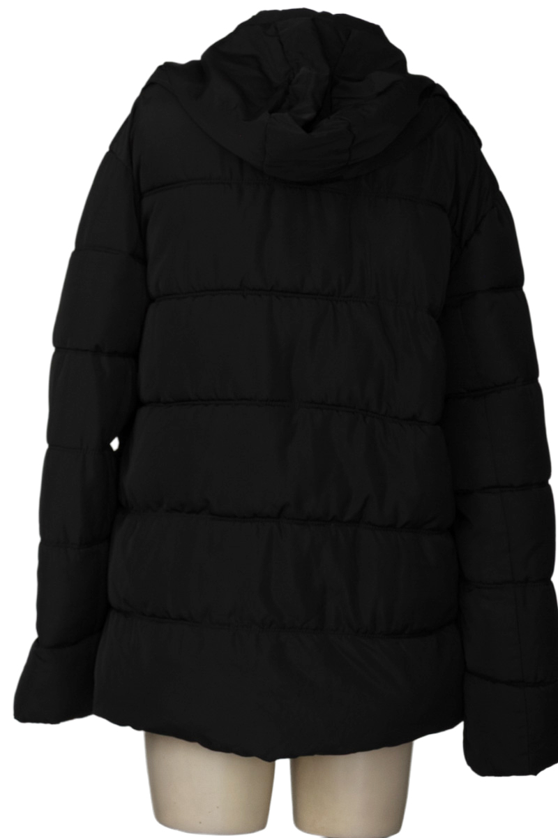 Chaqueta / Abrigo color Negro - Closeando