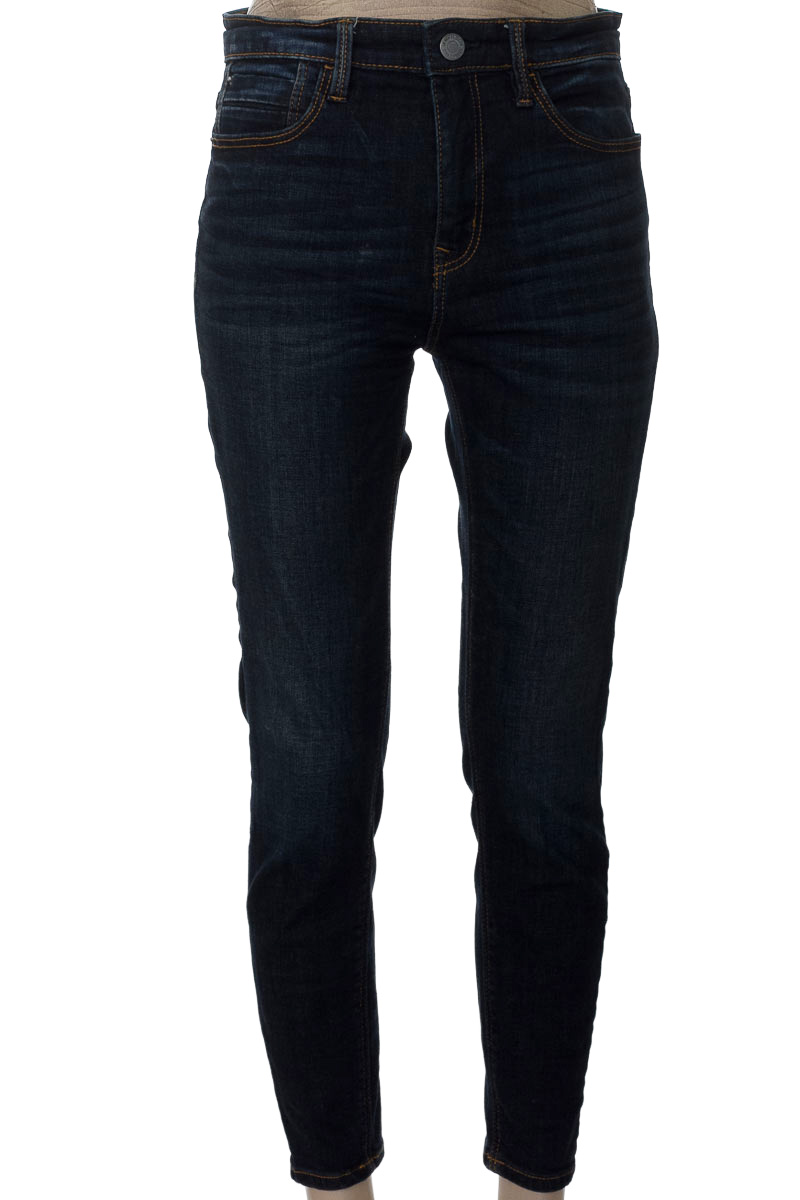 Pantalones color Azul - Stradivarius