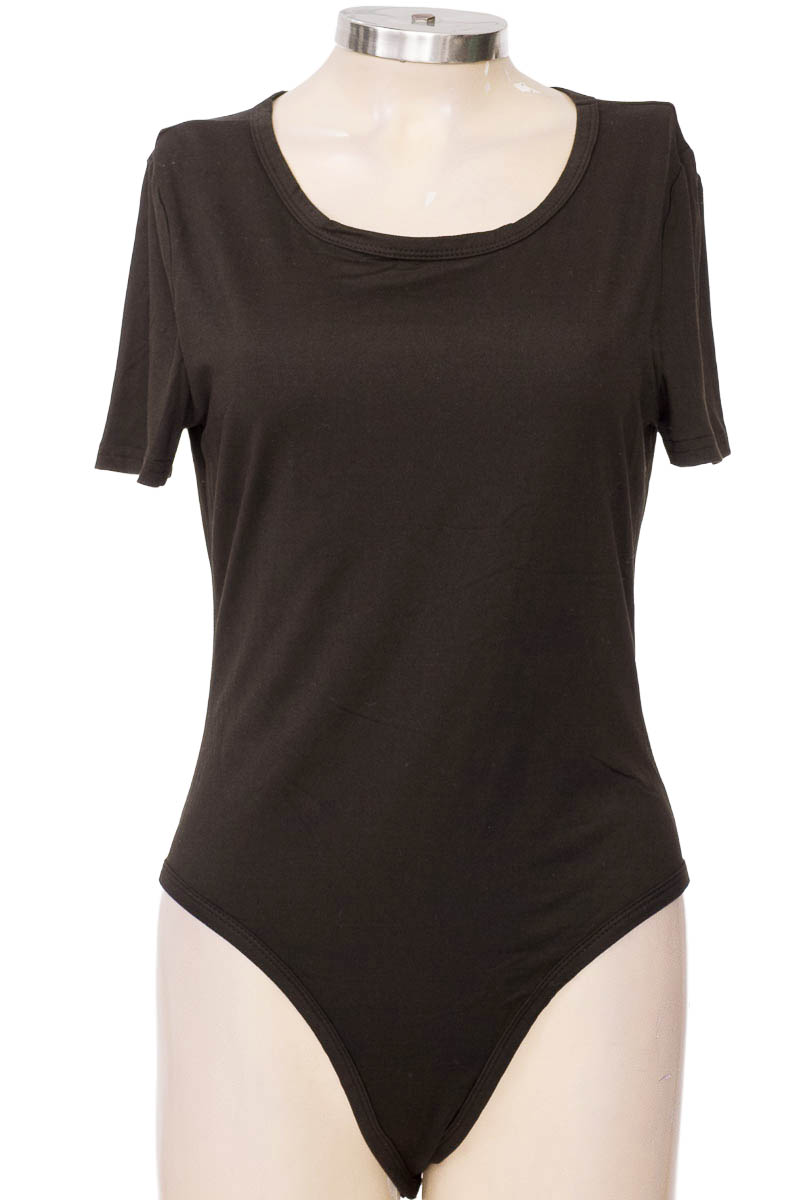 Top / Camiseta color Negro - Shein