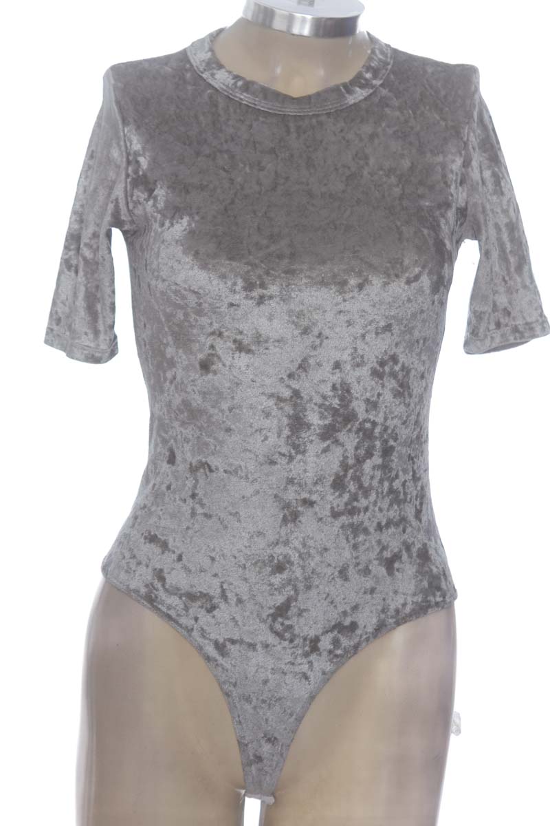 Top / Camiseta color Gris - MIA