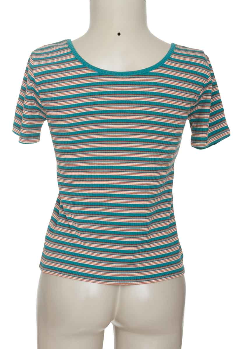 Top / Camiseta color Verde - Closeando