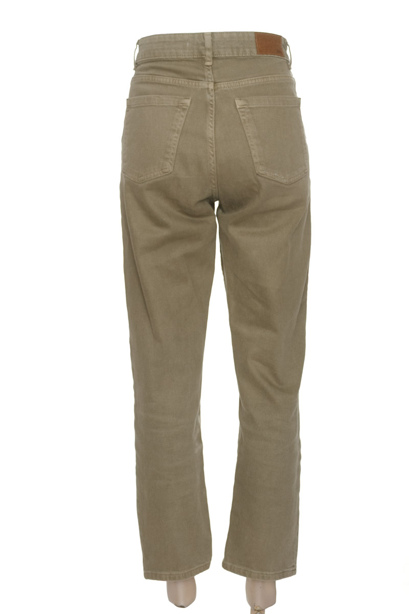 Pantalones color Verde - Zara