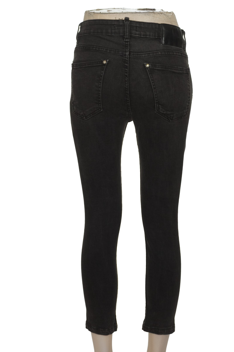 Pantalón color Negro - Zara