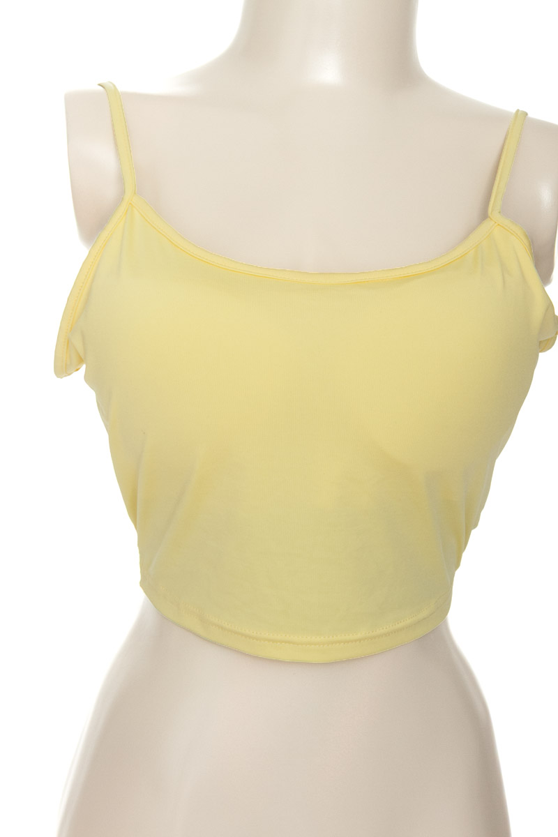 Top / Camiseta color Amarillo - Closeando
