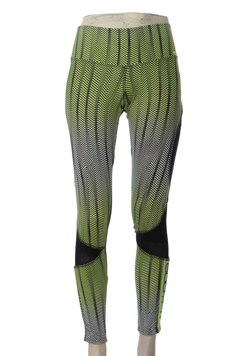 Ropa Deportiva / Salida de Baño color Verde - Body Fit