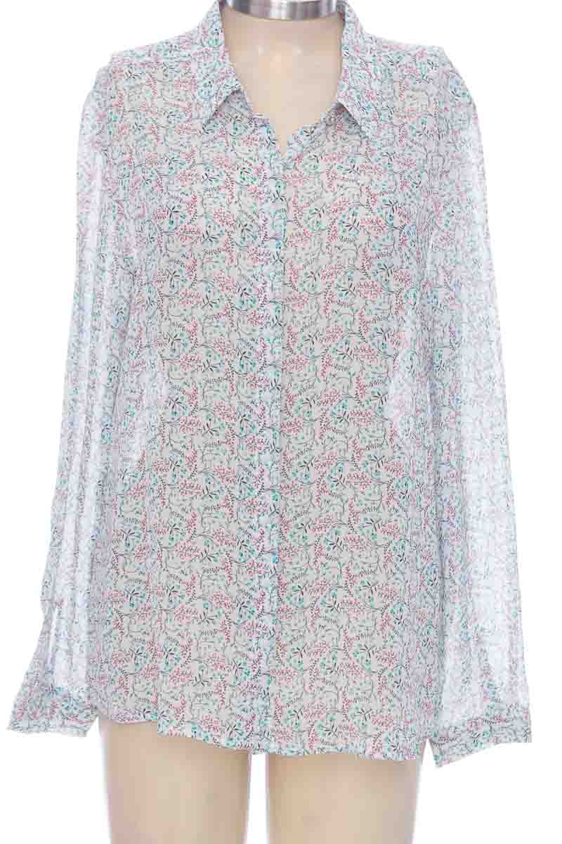 blusa de color blanco