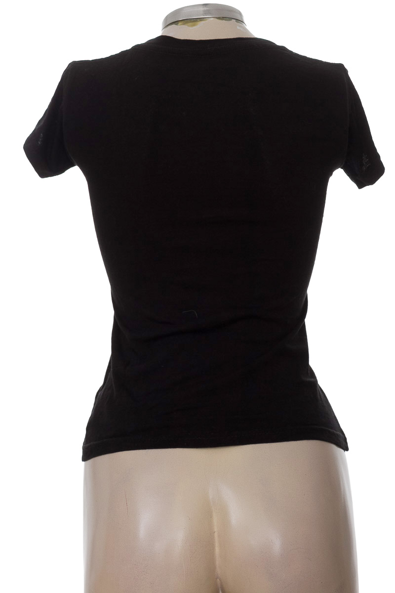 Top / Camiseta color Negro - Serfe