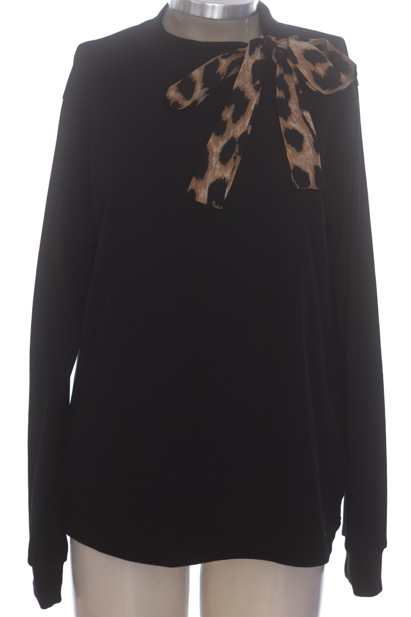 Sweater color Negro - Closeando