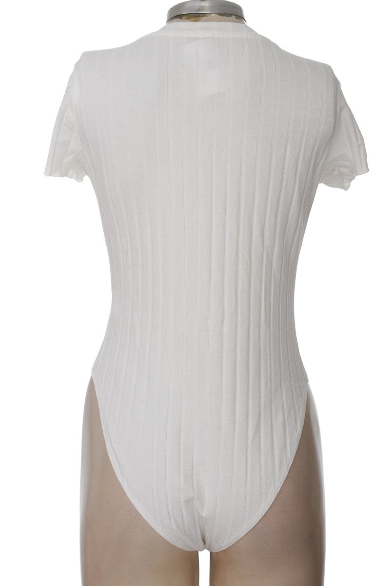 Top / Camiseta color Blanco - Closeando