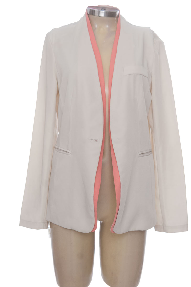 Chaqueta / Abrigo color Blanco - Closeando