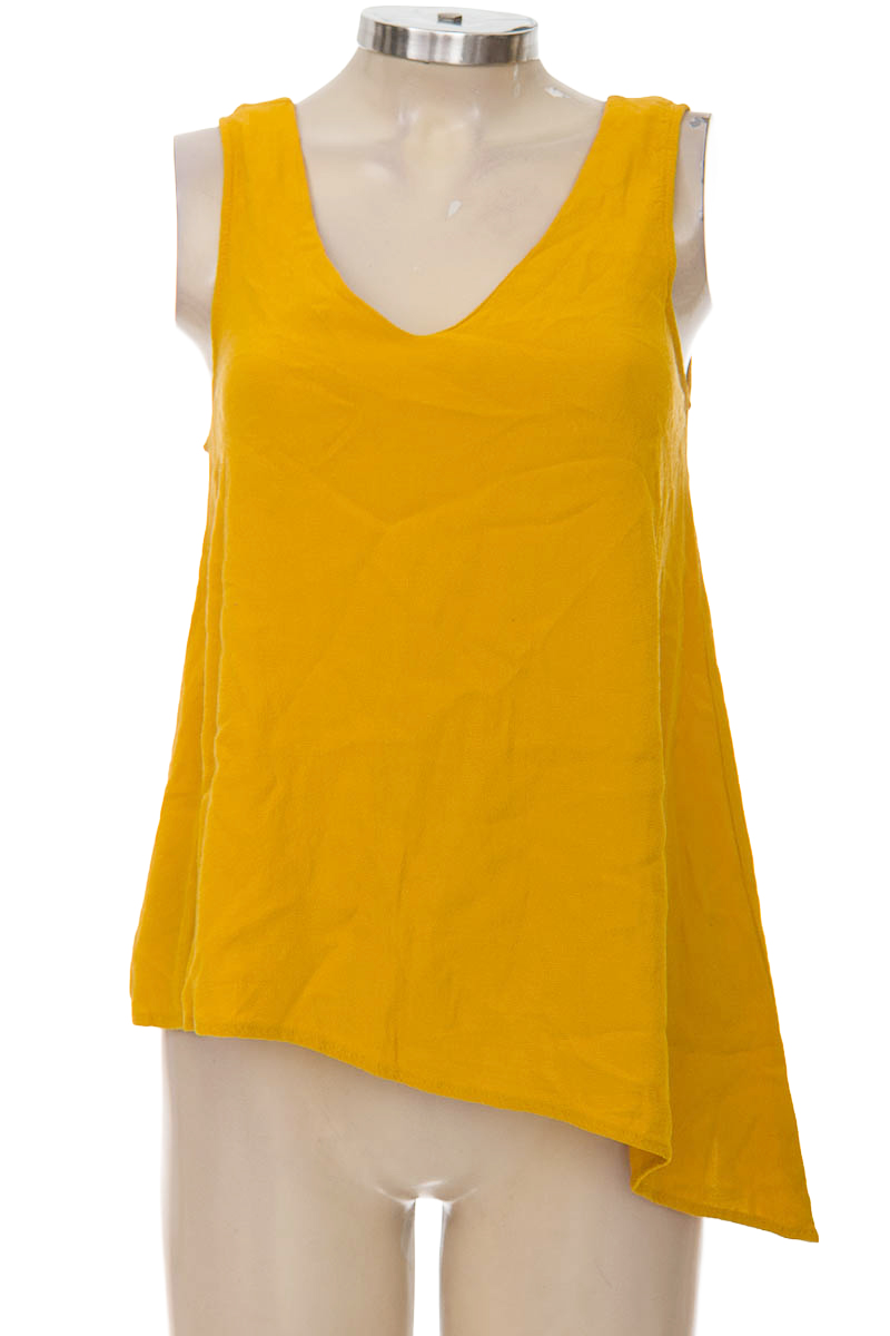 Top / Camiseta color Mostaza - Closeando