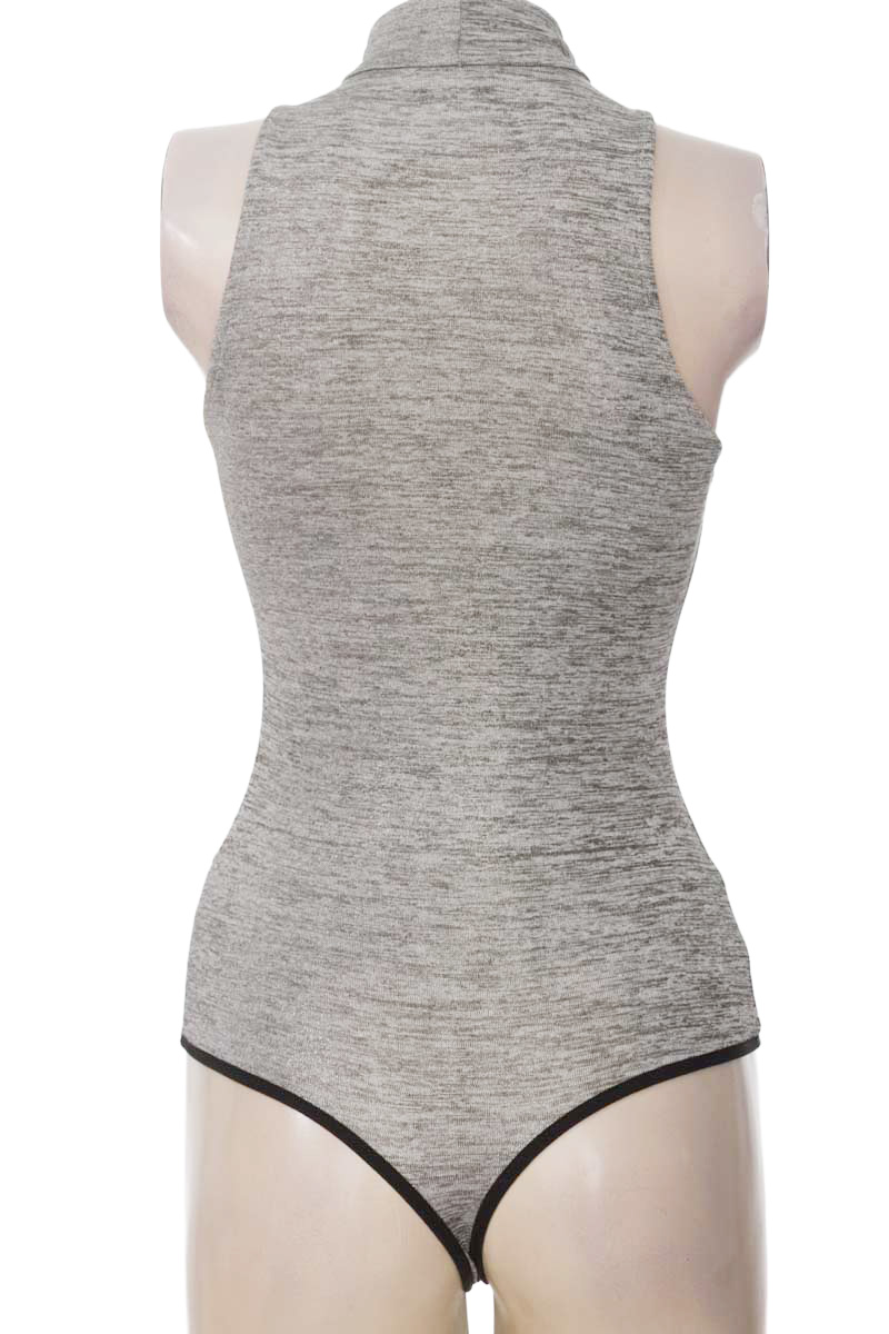 Top / Camiseta color Gris - BEBE