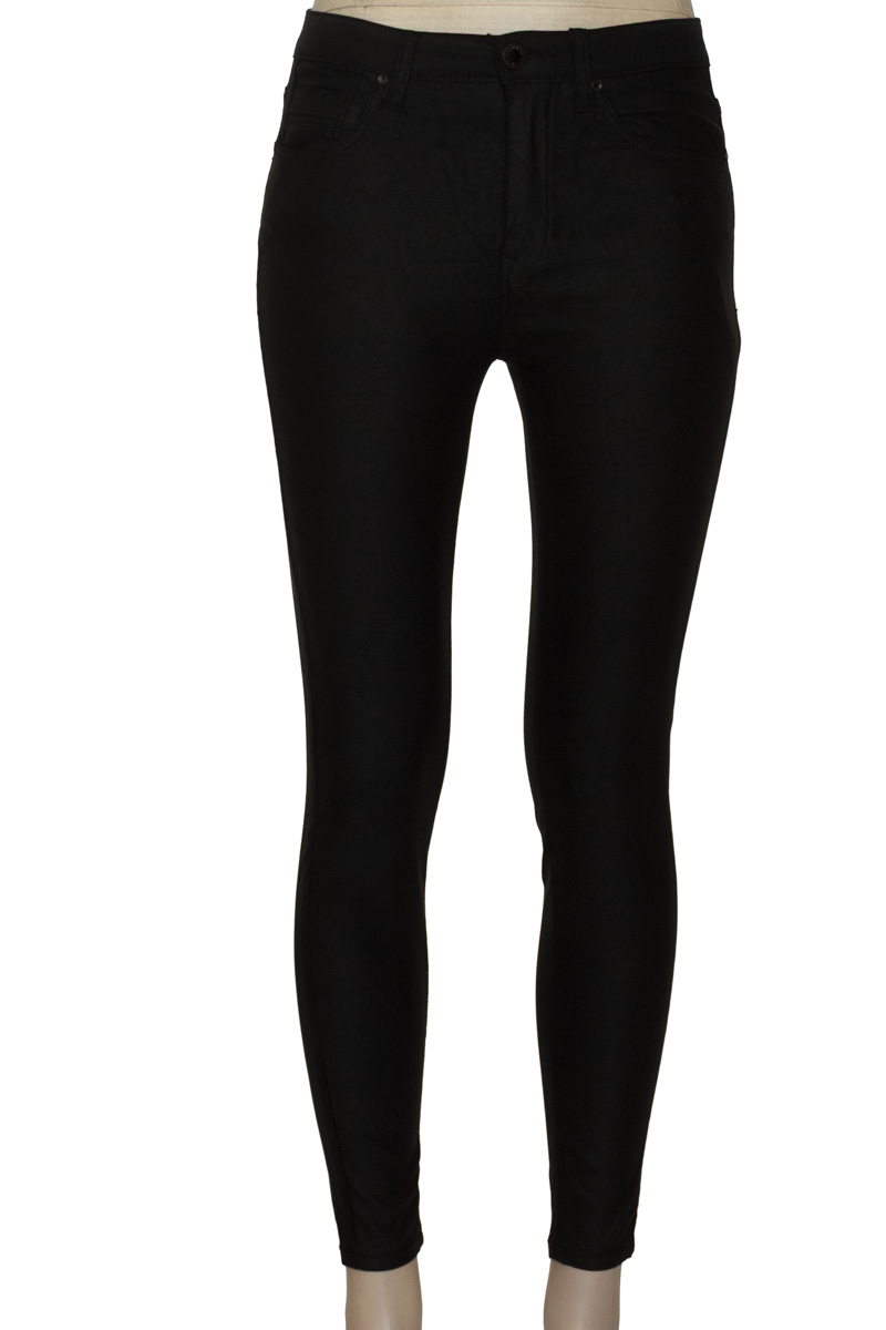 Pantalones color Negro - Stradivarius