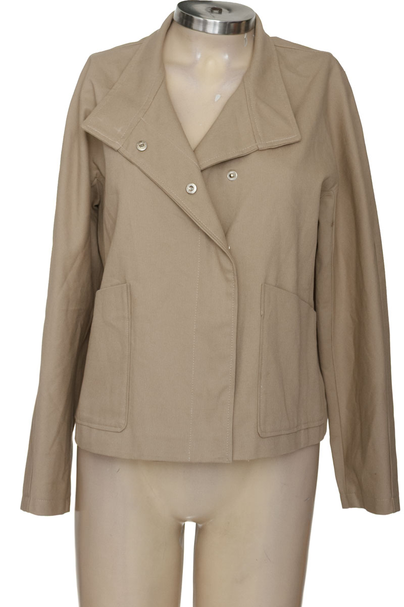 Chaqueta / Abrigo color Beige - Closeando