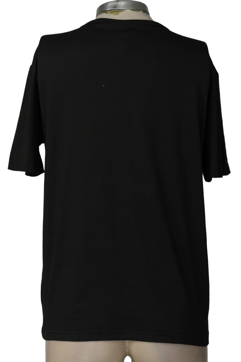 Top / Camiseta color Negro - Closeando