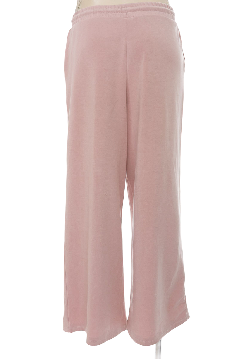 Pantalones color Rosado - Stradivarius