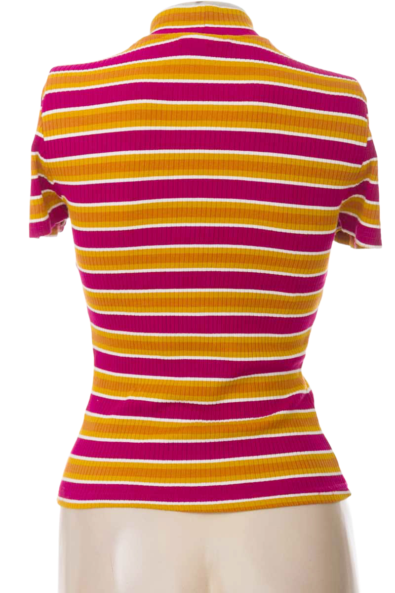 Top / Camiseta color Mostaza - DENIMLAB