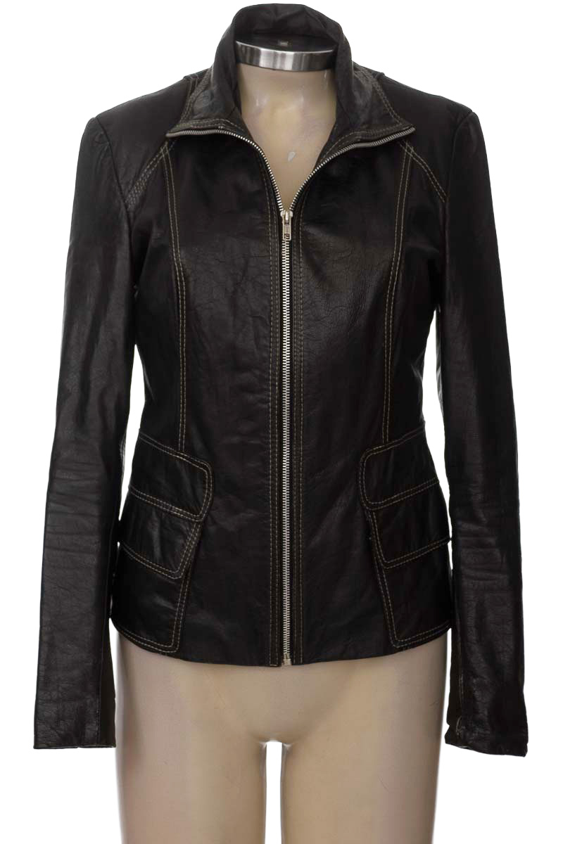 Chaqueta / Abrigo color Negro - Closeando