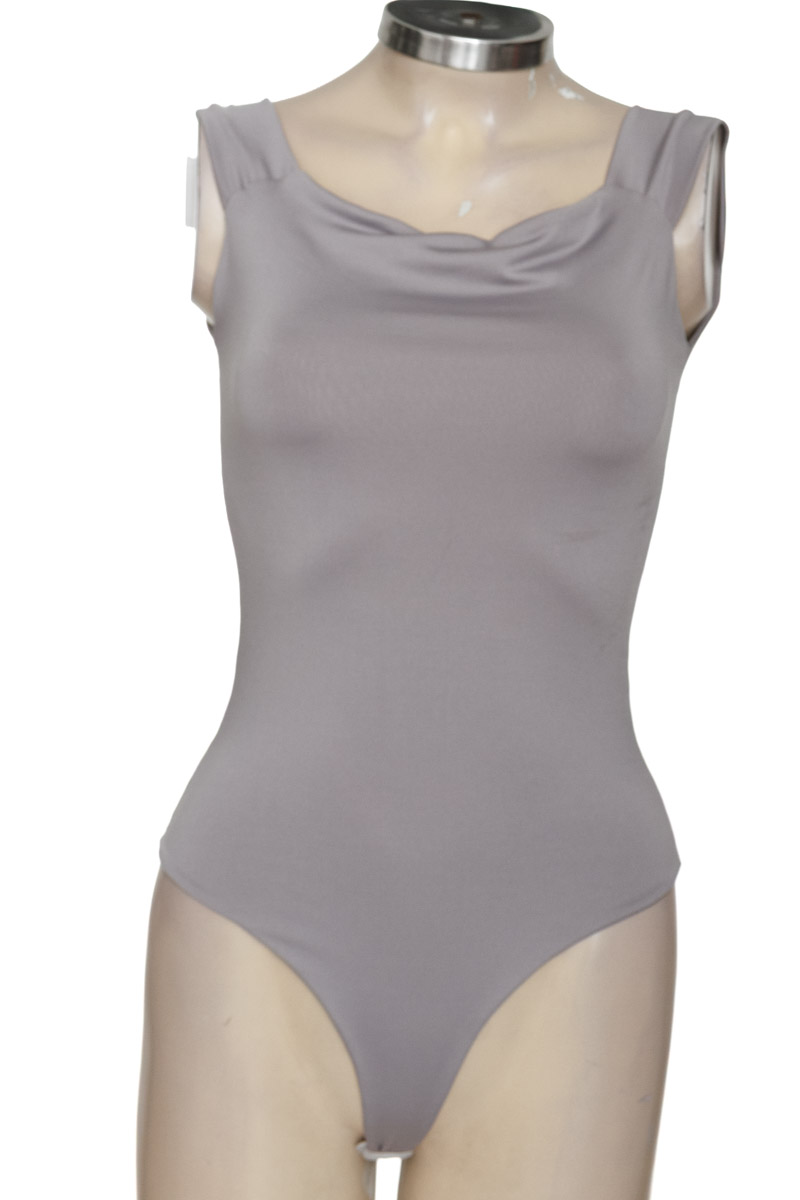 Top / Camiseta color Gris - Closeando