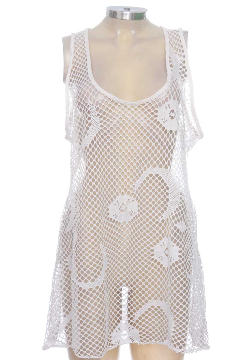 Ropa Deportiva / Salida de Baño color Blanco - Closeando