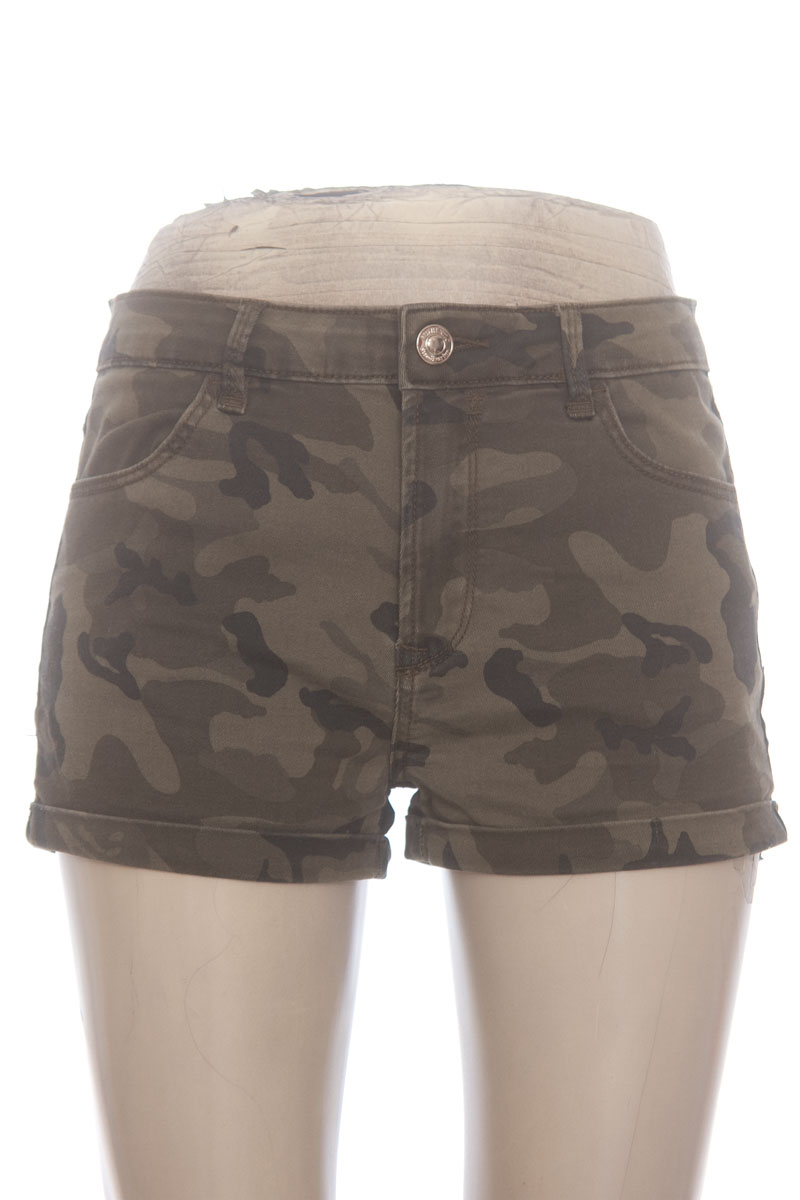 Short color Verde - estradivarius