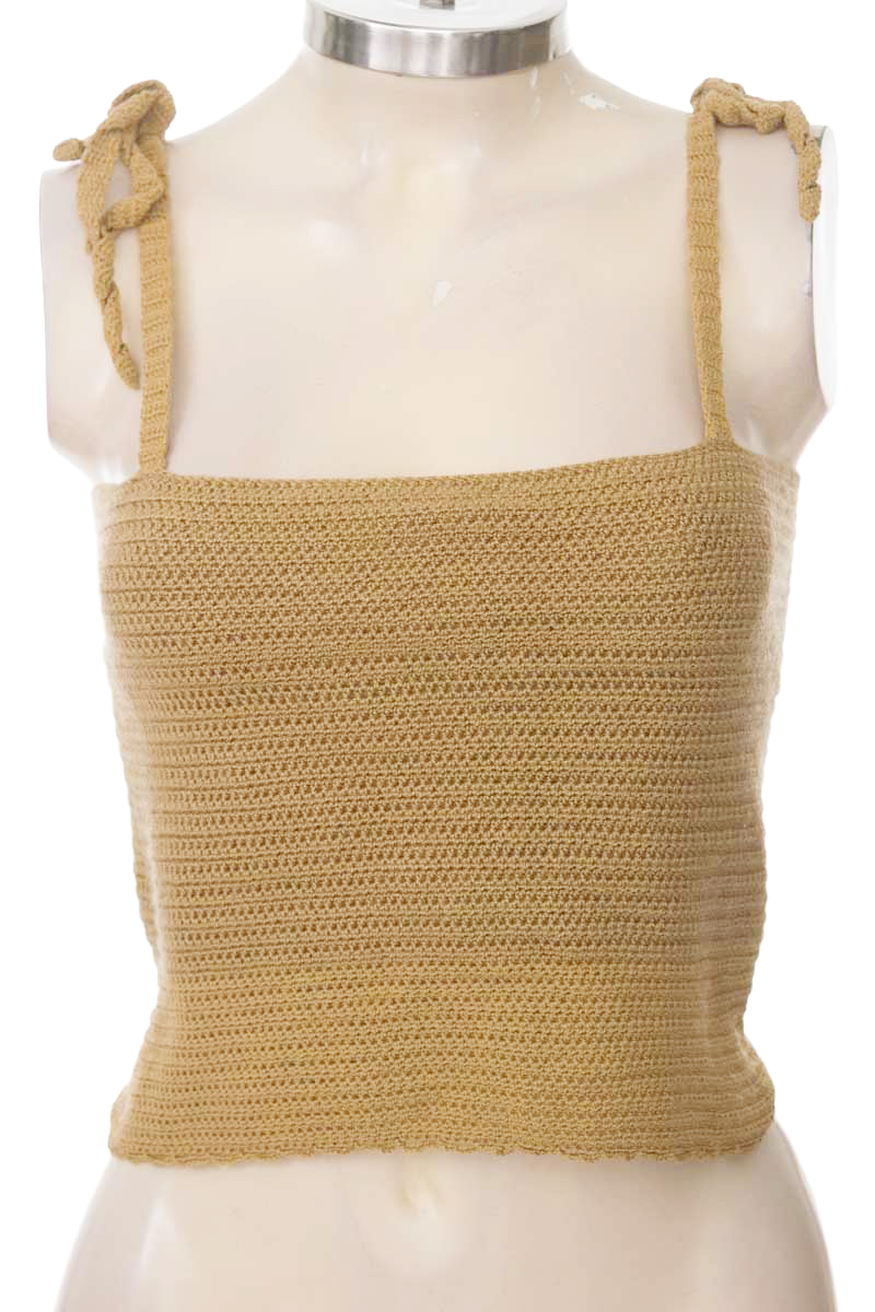 Top / Camiseta color Café - Closeando