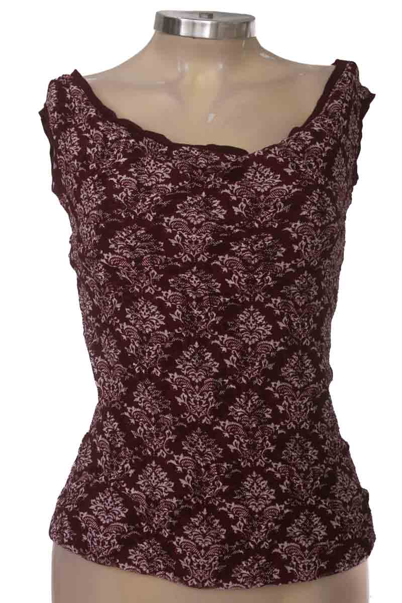 Top / Camiseta color Vinotinto - Studio F