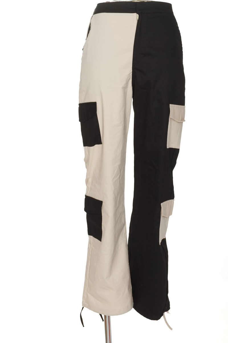 Pantalones color Beige - Sofia Lizalde