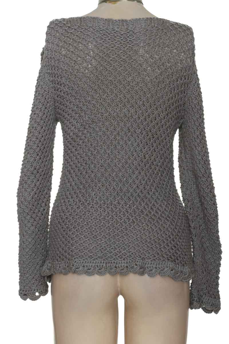 Sweater color Gris - Closeando