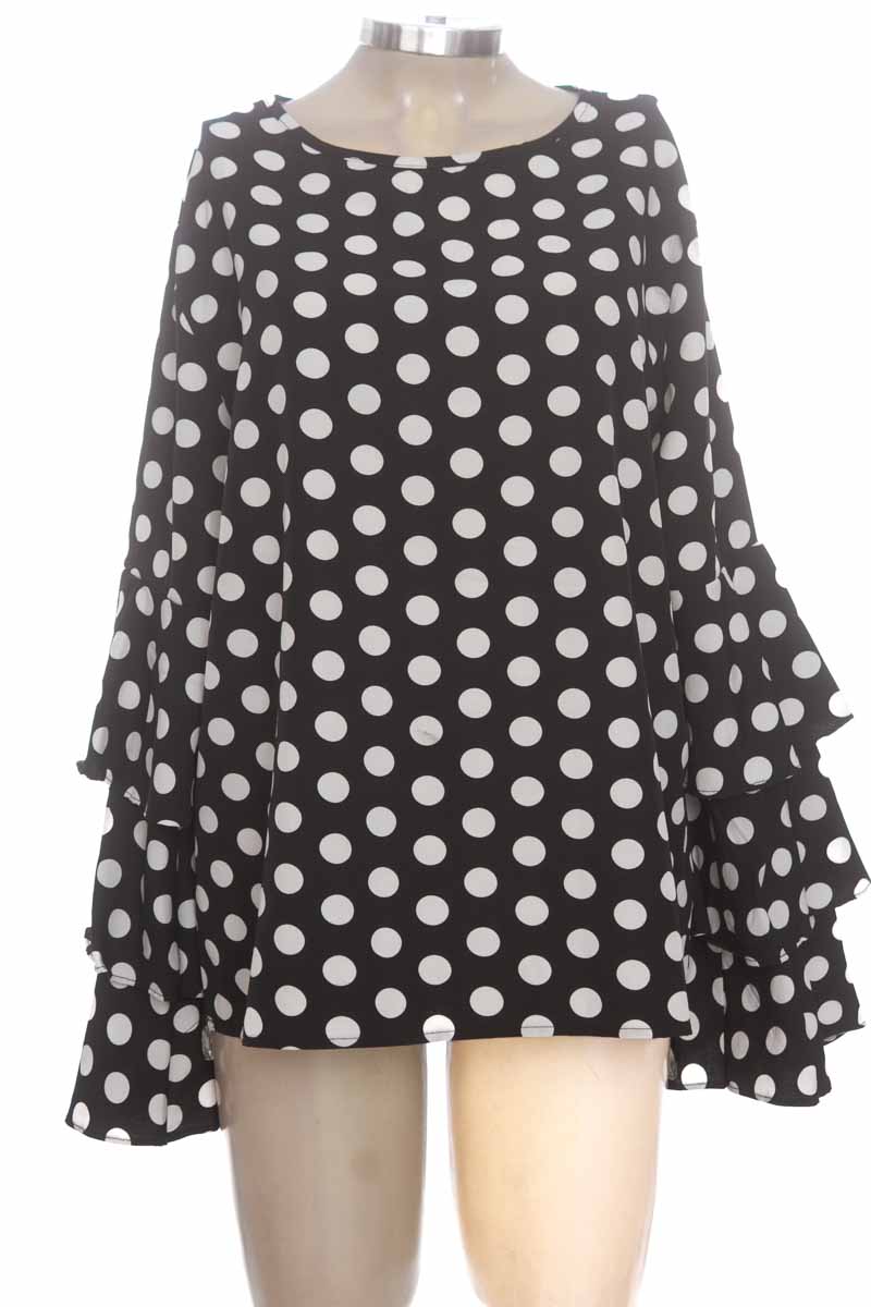 Blusa color Negro - Closeando