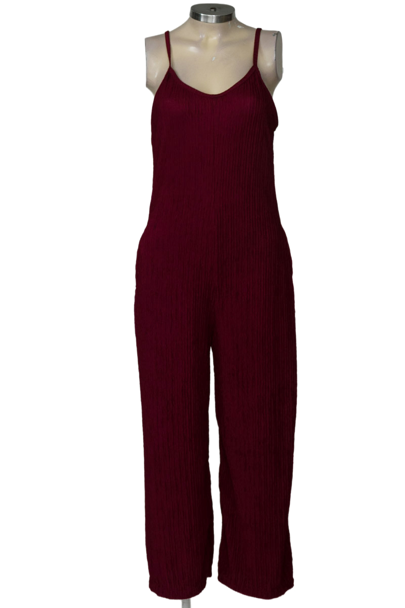 Vestido / Enterizo color Vinotinto - Closeando