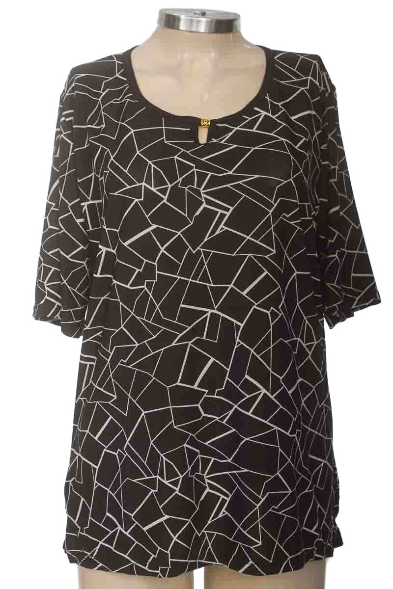 Blusa color Negro - Closeando