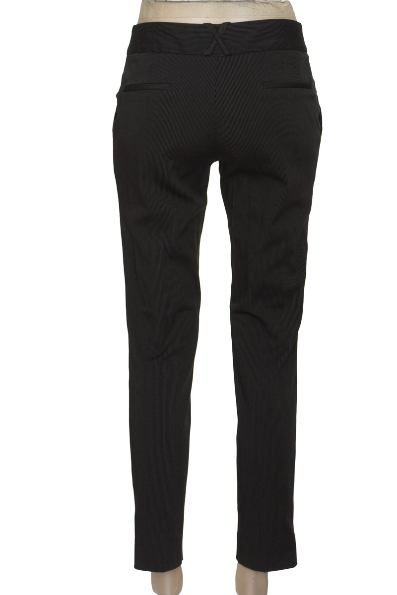 Pantalones color Negro - MNG