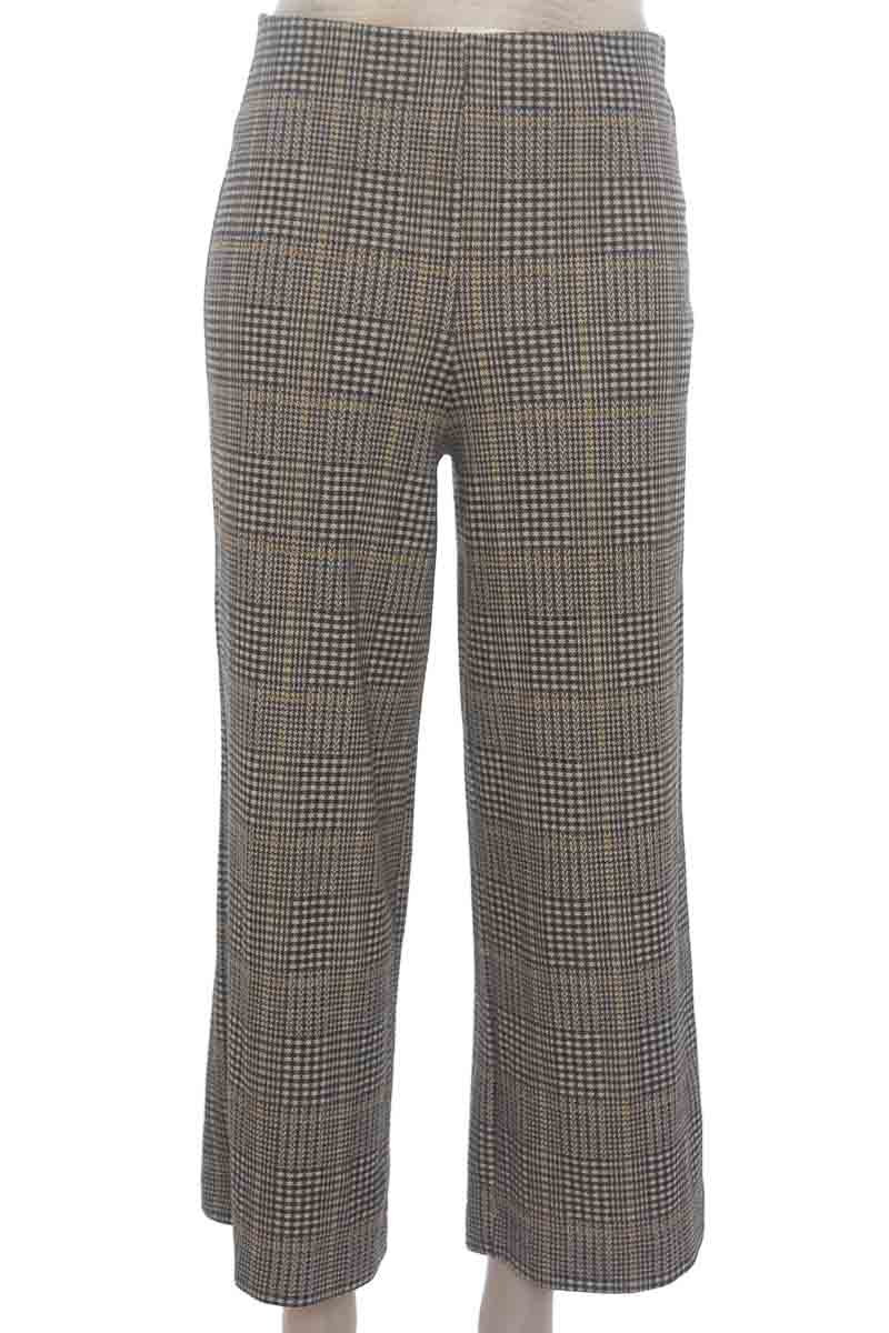 Pantalones color Beige - Closeando