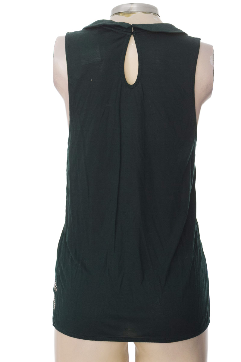 Top / Camiseta color Verde - NAF NAF