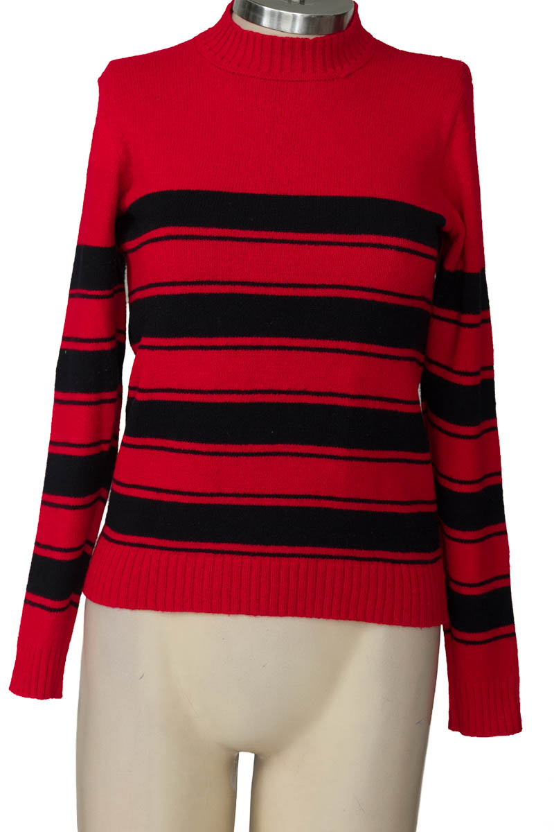 Sweater color Rojo - Closeando