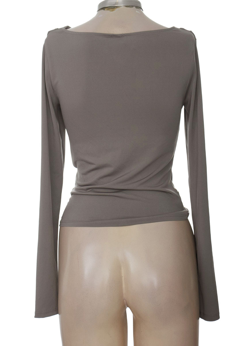 Top / Camiseta color Gris - Divided by H&M
